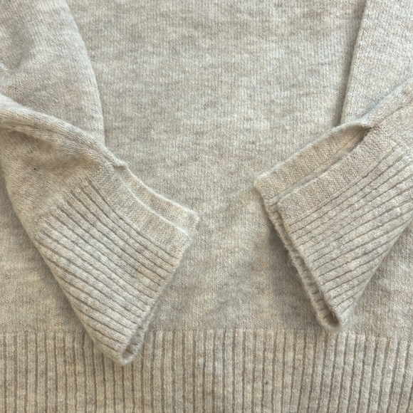 Vince Camuto Nordstrom Cream Sweater Size L baggy fit - Picture 4 of 5